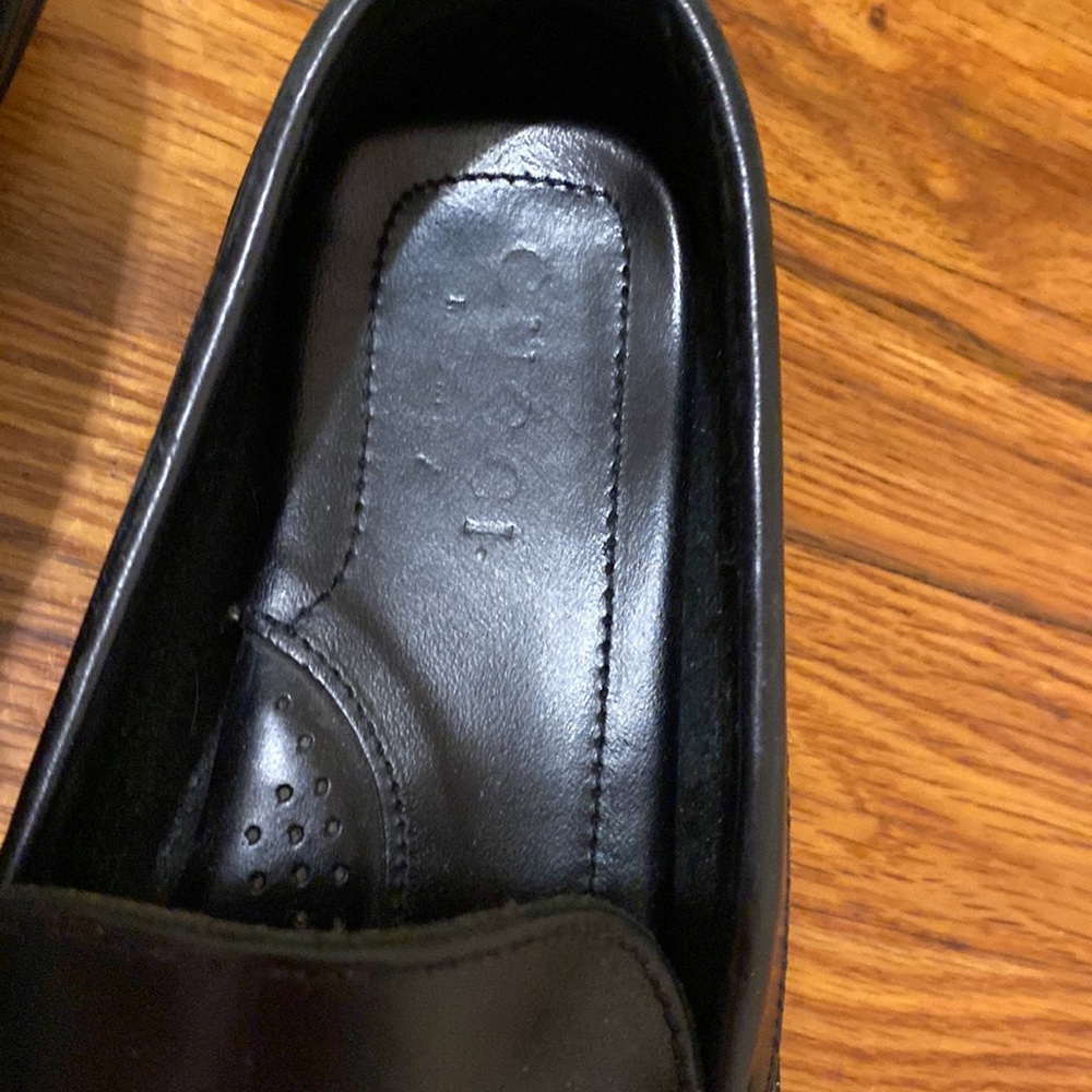 Gucci Black Leather Loafers with Horsebit Gold Hardware - Picture 7 of 11